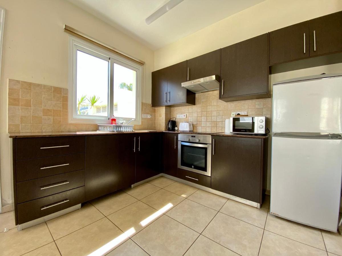 Sunny Cyprus Villa Паралимни Екстериор снимка