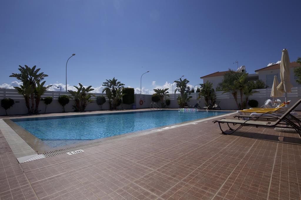 Sunny Cyprus Villa Паралимни Екстериор снимка